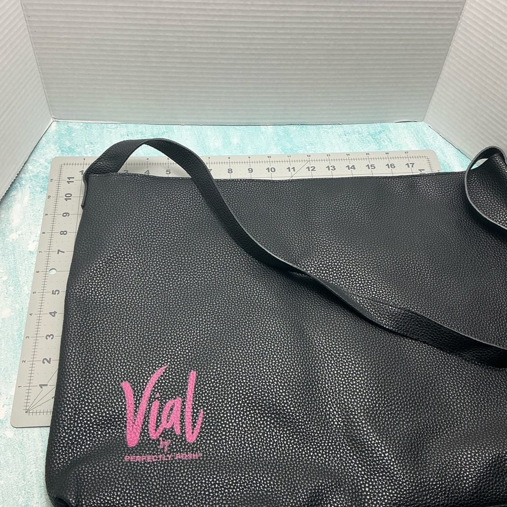 VIAL BY PERFECTLY POSH Black Women's Bag‎